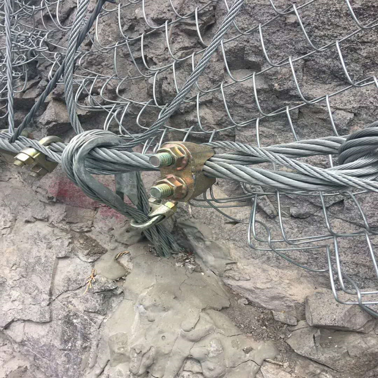 青海柔性攔石主動(dòng)防護(hù)網(wǎng)安裝施工案例